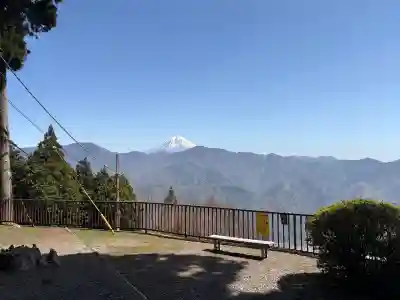 身延山奥之院思親閣の{uncategorized: "未分類", other: "その他", undefined: "問題あり", building: "その他建物", grave: "お墓", sacred_gate: "鳥居", guardian: "狛犬", statue: "像", buddha: "仏像", history: "歴史", nature: "自然", garden: "庭園", animal: "動物", pagoda: "塔", temizu: "手水舎", mountain_gate: "山門・神門", sanctuary: "本殿・本堂", subordinate: "末社・摂社", art: "芸術", scenery: "景色", jizo: "地蔵", ema: "絵馬", goshuin: "御朱印", omikuji: "おみくじ", items: "授与品その他", amulet: "お守り", goshuincho: "御朱印帳", eats: "食事", festival: "お祭り", votive_dance: "神楽", shichigosan: "七五三参", wedding: "結婚式", experience: "体験その他", initially: "初詣", around: "周辺", anti_infection: "感染症対策"}