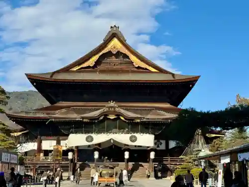 善光寺の{uncategorized: "未分類", other: "その他", undefined: "問題あり", building: "その他建物", grave: "お墓", sacred_gate: "鳥居", guardian: "狛犬", statue: "像", buddha: "仏像", history: "歴史", nature: "自然", garden: "庭園", animal: "動物", pagoda: "塔", temizu: "手水舎", mountain_gate: "山門・神門", sanctuary: "本殿・本堂", subordinate: "末社・摂社", art: "芸術", scenery: "景色", jizo: "地蔵", ema: "絵馬", goshuin: "御朱印", omikuji: "おみくじ", items: "授与品その他", amulet: "お守り", goshuincho: "御朱印帳", eats: "食事", festival: "お祭り", votive_dance: "神楽", shichigosan: "七五三参", wedding: "結婚式", experience: "体験その他", initially: "初詣", around: "周辺", anti_infection: "感染症対策"}