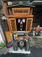 出世地蔵大菩薩の{uncategorized: "未分類", other: "その他", undefined: "問題あり", building: "その他建物", grave: "お墓", sacred_gate: "鳥居", guardian: "狛犬", statue: "像", buddha: "仏像", history: "歴史", nature: "自然", garden: "庭園", animal: "動物", pagoda: "塔", temizu: "手水舎", mountain_gate: "山門・神門", sanctuary: "本殿・本堂", subordinate: "末社・摂社", art: "芸術", scenery: "景色", jizo: "地蔵", ema: "絵馬", goshuin: "御朱印", omikuji: "おみくじ", items: "授与品その他", amulet: "お守り", goshuincho: "御朱印帳", eats: "食事", festival: "お祭り", votive_dance: "神楽", shichigosan: "七五三参", wedding: "結婚式", experience: "体験その他", initially: "初詣", around: "周辺", anti_infection: "感染症対策"}