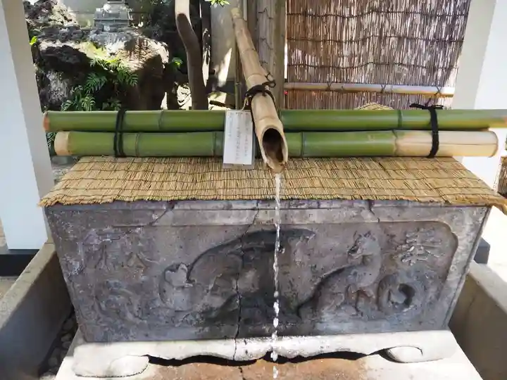 皆中稲荷神社の手水舎