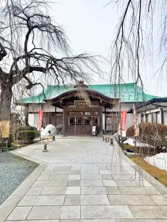 身照寺の{uncategorized: "未分類", other: "その他", undefined: "問題あり", building: "その他建物", grave: "お墓", sacred_gate: "鳥居", guardian: "狛犬", statue: "像", buddha: "仏像", history: "歴史", nature: "自然", garden: "庭園", animal: "動物", pagoda: "塔", temizu: "手水舎", mountain_gate: "山門・神門", sanctuary: "本殿・本堂", subordinate: "末社・摂社", art: "芸術", scenery: "景色", jizo: "地蔵", ema: "絵馬", goshuin: "御朱印", omikuji: "おみくじ", items: "授与品その他", amulet: "お守り", goshuincho: "御朱印帳", eats: "食事", festival: "お祭り", votive_dance: "神楽", shichigosan: "七五三参", wedding: "結婚式", experience: "体験その他", initially: "初詣", around: "周辺", anti_infection: "感染症対策"}