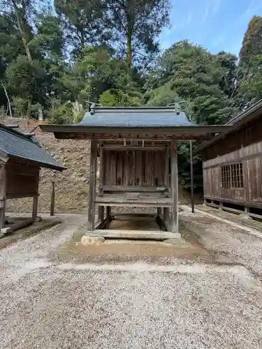 神魂神社の{uncategorized: "未分類", other: "その他", undefined: "問題あり", building: "その他建物", grave: "お墓", sacred_gate: "鳥居", guardian: "狛犬", statue: "像", buddha: "仏像", history: "歴史", nature: "自然", garden: "庭園", animal: "動物", pagoda: "塔", temizu: "手水舎", mountain_gate: "山門・神門", sanctuary: "本殿・本堂", subordinate: "末社・摂社", art: "芸術", scenery: "景色", jizo: "地蔵", ema: "絵馬", goshuin: "御朱印", omikuji: "おみくじ", items: "授与品その他", amulet: "お守り", goshuincho: "御朱印帳", eats: "食事", festival: "お祭り", votive_dance: "神楽", shichigosan: "七五三参", wedding: "結婚式", experience: "体験その他", initially: "初詣", around: "周辺", anti_infection: "感染症対策"}