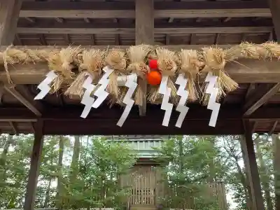 奈々美神社の{uncategorized: "未分類", other: "その他", undefined: "問題あり", building: "その他建物", grave: "お墓", sacred_gate: "鳥居", guardian: "狛犬", statue: "像", buddha: "仏像", history: "歴史", nature: "自然", garden: "庭園", animal: "動物", pagoda: "塔", temizu: "手水舎", mountain_gate: "山門・神門", sanctuary: "本殿・本堂", subordinate: "末社・摂社", art: "芸術", scenery: "景色", jizo: "地蔵", ema: "絵馬", goshuin: "御朱印", omikuji: "おみくじ", items: "授与品その他", amulet: "お守り", goshuincho: "御朱印帳", eats: "食事", festival: "お祭り", votive_dance: "神楽", shichigosan: "七五三参", wedding: "結婚式", experience: "体験その他", initially: "初詣", around: "周辺", anti_infection: "感染症対策"}