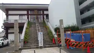 願泉寺の本殿・本堂