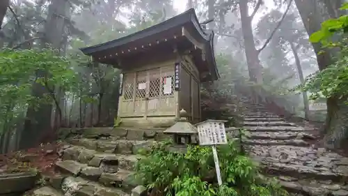 砥鹿神社（奥宮）の末社・摂社
