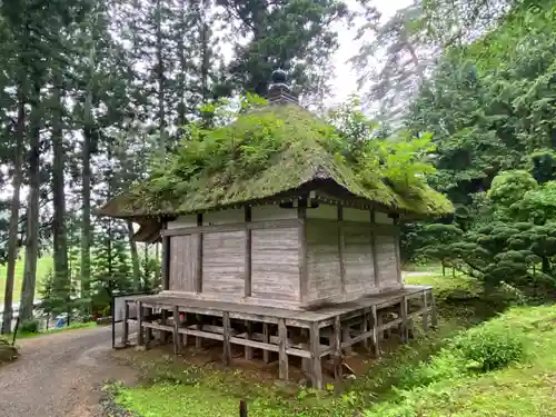 達谷西光寺の建物その他