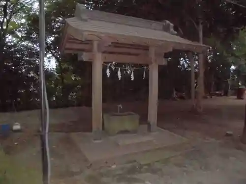 腰掛神社の手水舎
