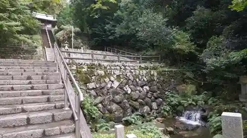 泉神社の建物その他