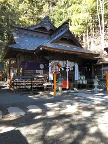 新倉富士浅間神社の本殿