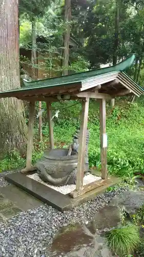 須山浅間神社の手水