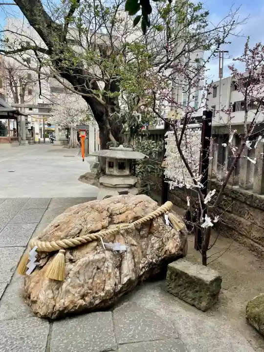 氷川鍬神社の{uncategorized: "未分類", other: "その他", undefined: "問題あり", building: "その他建物", grave: "お墓", sacred_gate: "鳥居", guardian: "狛犬", statue: "像", buddha: "仏像", history: "歴史", nature: "自然", garden: "庭園", animal: "動物", pagoda: "塔", temizu: "手水舎", mountain_gate: "山門・神門", sanctuary: "本殿・本堂", subordinate: "末社・摂社", art: "芸術", scenery: "景色", jizo: "地蔵", ema: "絵馬", goshuin: "御朱印", omikuji: "おみくじ", items: "授与品その他", amulet: "お守り", goshuincho: "御朱印帳", eats: "食事", festival: "お祭り", votive_dance: "神楽", shichigosan: "七五三参", wedding: "結婚式", experience: "体験その他", initially: "初詣", around: "周辺", anti_infection: "感染症対策"}