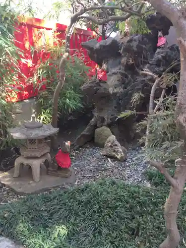 講武稲荷神社の庭園