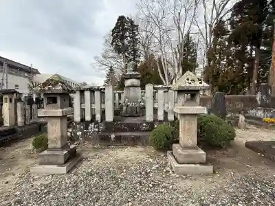 光禅寺の{uncategorized: "未分類", other: "その他", undefined: "問題あり", building: "その他建物", grave: "お墓", sacred_gate: "鳥居", guardian: "狛犬", statue: "像", buddha: "仏像", history: "歴史", nature: "自然", garden: "庭園", animal: "動物", pagoda: "塔", temizu: "手水舎", mountain_gate: "山門・神門", sanctuary: "本殿・本堂", subordinate: "末社・摂社", art: "芸術", scenery: "景色", jizo: "地蔵", ema: "絵馬", goshuin: "御朱印", omikuji: "おみくじ", items: "授与品その他", amulet: "お守り", goshuincho: "御朱印帳", eats: "食事", festival: "お祭り", votive_dance: "神楽", shichigosan: "七五三参", wedding: "結婚式", experience: "体験その他", initially: "初詣", around: "周辺", anti_infection: "感染症対策"}