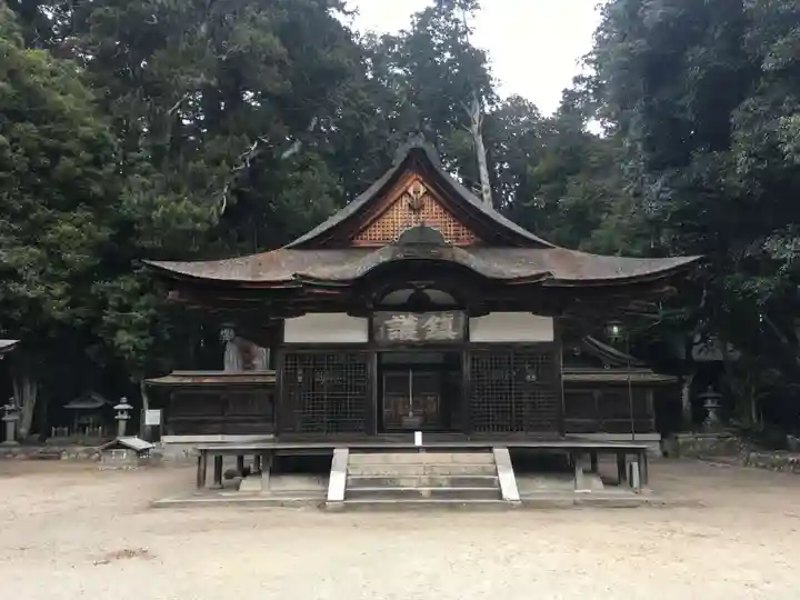 油日神社の本殿・本堂