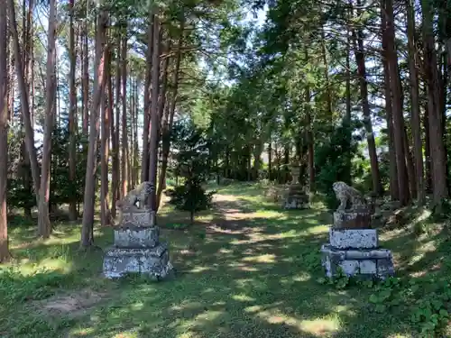 神明神社の狛犬