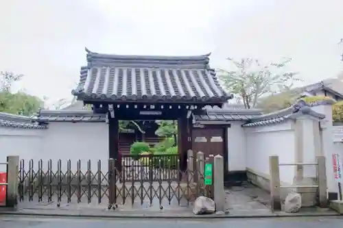 白毫寺の山門