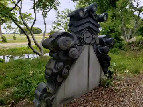 雲龍山 本證寺の{uncategorized: "未分類", other: "その他", undefined: "問題あり", building: "その他建物", grave: "お墓", sacred_gate: "鳥居", guardian: "狛犬", statue: "像", buddha: "仏像", history: "歴史", nature: "自然", garden: "庭園", animal: "動物", pagoda: "塔", temizu: "手水舎", mountain_gate: "山門・神門", sanctuary: "本殿・本堂", subordinate: "末社・摂社", art: "芸術", scenery: "景色", jizo: "地蔵", ema: "絵馬", goshuin: "御朱印", omikuji: "おみくじ", items: "授与品その他", amulet: "お守り", goshuincho: "御朱印帳", eats: "食事", festival: "お祭り", votive_dance: "神楽", shichigosan: "七五三参", wedding: "結婚式", experience: "体験その他", initially: "初詣", around: "周辺", anti_infection: "感染症対策"}