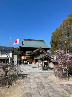 岩国白蛇神社の{uncategorized: "未分類", other: "その他", undefined: "問題あり", building: "その他建物", grave: "お墓", sacred_gate: "鳥居", guardian: "狛犬", statue: "像", buddha: "仏像", history: "歴史", nature: "自然", garden: "庭園", animal: "動物", pagoda: "塔", temizu: "手水舎", mountain_gate: "山門・神門", sanctuary: "本殿・本堂", subordinate: "末社・摂社", art: "芸術", scenery: "景色", jizo: "地蔵", ema: "絵馬", goshuin: "御朱印", omikuji: "おみくじ", items: "授与品その他", amulet: "お守り", goshuincho: "御朱印帳", eats: "食事", festival: "お祭り", votive_dance: "神楽", shichigosan: "七五三参", wedding: "結婚式", experience: "体験その他", initially: "初詣", around: "周辺", anti_infection: "感染症対策"}