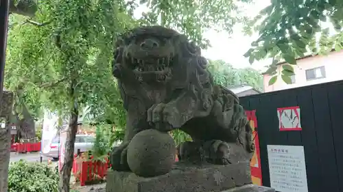 鴻神社の狛犬