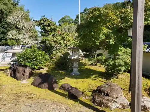 総持院の庭園