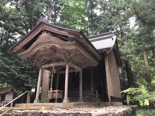 新鞍神社の本殿