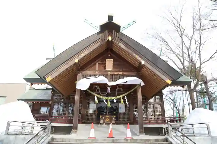 信濃神社の本殿・本堂