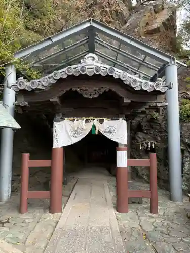 鹽竈神社の{uncategorized: "未分類", other: "その他", undefined: "問題あり", building: "その他建物", grave: "お墓", sacred_gate: "鳥居", guardian: "狛犬", statue: "像", buddha: "仏像", history: "歴史", nature: "自然", garden: "庭園", animal: "動物", pagoda: "塔", temizu: "手水舎", mountain_gate: "山門・神門", sanctuary: "本殿・本堂", subordinate: "末社・摂社", art: "芸術", scenery: "景色", jizo: "地蔵", ema: "絵馬", goshuin: "御朱印", omikuji: "おみくじ", items: "授与品その他", amulet: "お守り", goshuincho: "御朱印帳", eats: "食事", festival: "お祭り", votive_dance: "神楽", shichigosan: "七五三参", wedding: "結婚式", experience: "体験その他", initially: "初詣", around: "周辺", anti_infection: "感染症対策"}