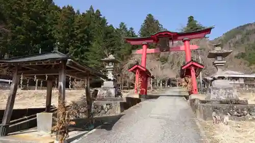 高尾穂見神社の鳥居