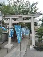 被官稲荷神社の鳥居
