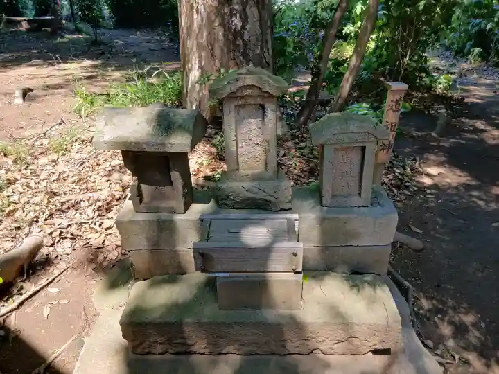 八幡社の{uncategorized: "未分類", other: "その他", undefined: "問題あり", building: "その他建物", grave: "お墓", sacred_gate: "鳥居", guardian: "狛犬", statue: "像", buddha: "仏像", history: "歴史", nature: "自然", garden: "庭園", animal: "動物", pagoda: "塔", temizu: "手水舎", mountain_gate: "山門・神門", sanctuary: "本殿・本堂", subordinate: "末社・摂社", art: "芸術", scenery: "景色", jizo: "地蔵", ema: "絵馬", goshuin: "御朱印", omikuji: "おみくじ", items: "授与品その他", amulet: "お守り", goshuincho: "御朱印帳", eats: "食事", festival: "お祭り", votive_dance: "神楽", shichigosan: "七五三参", wedding: "結婚式", experience: "体験その他", initially: "初詣", around: "周辺", anti_infection: "感染症対策"}
