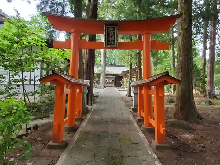 逸見神社の鳥居