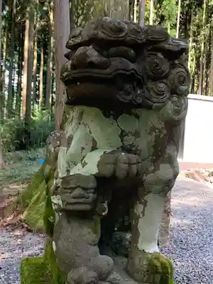 根道神社の狛犬