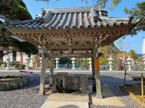 誕生寺の手水舎