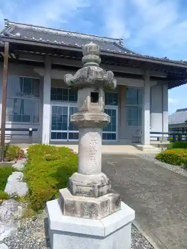 笠松別院の{uncategorized: "未分類", other: "その他", undefined: "問題あり", building: "その他建物", grave: "お墓", sacred_gate: "鳥居", guardian: "狛犬", statue: "像", buddha: "仏像", history: "歴史", nature: "自然", garden: "庭園", animal: "動物", pagoda: "塔", temizu: "手水舎", mountain_gate: "山門・神門", sanctuary: "本殿・本堂", subordinate: "末社・摂社", art: "芸術", scenery: "景色", jizo: "地蔵", ema: "絵馬", goshuin: "御朱印", omikuji: "おみくじ", items: "授与品その他", amulet: "お守り", goshuincho: "御朱印帳", eats: "食事", festival: "お祭り", votive_dance: "神楽", shichigosan: "七五三参", wedding: "結婚式", experience: "体験その他", initially: "初詣", around: "周辺", anti_infection: "感染症対策"}