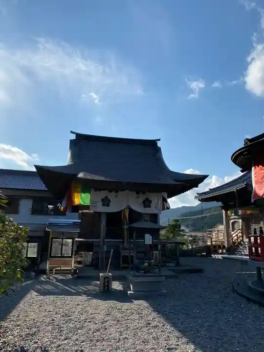 岩本寺の本殿・本堂