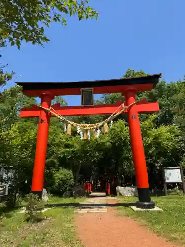 しあわせ神社の{uncategorized: "未分類", other: "その他", undefined: "問題あり", building: "その他建物", grave: "お墓", sacred_gate: "鳥居", guardian: "狛犬", statue: "像", buddha: "仏像", history: "歴史", nature: "自然", garden: "庭園", animal: "動物", pagoda: "塔", temizu: "手水舎", mountain_gate: "山門・神門", sanctuary: "本殿・本堂", subordinate: "末社・摂社", art: "芸術", scenery: "景色", jizo: "地蔵", ema: "絵馬", goshuin: "御朱印", omikuji: "おみくじ", items: "授与品その他", amulet: "お守り", goshuincho: "御朱印帳", eats: "食事", festival: "お祭り", votive_dance: "神楽", shichigosan: "七五三参", wedding: "結婚式", experience: "体験その他", initially: "初詣", around: "周辺", anti_infection: "感染症対策"}