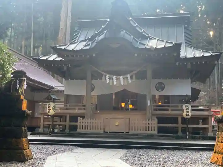 御岩神社の本殿・本堂