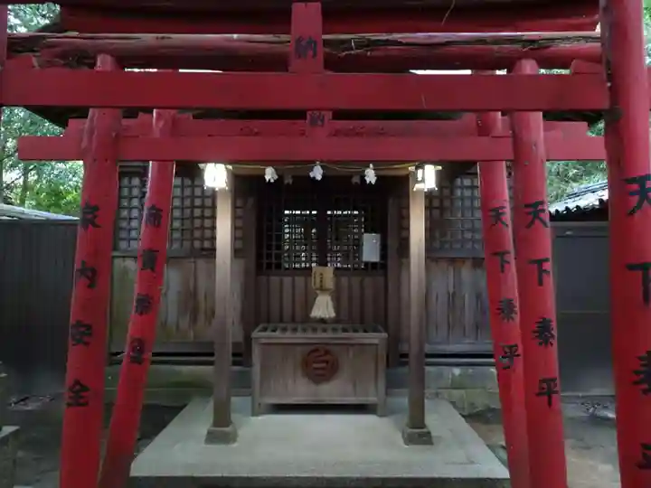 白鳥神社の末社・摂社