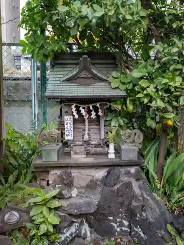 柳森神社の{uncategorized: "未分類", other: "その他", undefined: "問題あり", building: "その他建物", grave: "お墓", sacred_gate: "鳥居", guardian: "狛犬", statue: "像", buddha: "仏像", history: "歴史", nature: "自然", garden: "庭園", animal: "動物", pagoda: "塔", temizu: "手水舎", mountain_gate: "山門・神門", sanctuary: "本殿・本堂", subordinate: "末社・摂社", art: "芸術", scenery: "景色", jizo: "地蔵", ema: "絵馬", goshuin: "御朱印", omikuji: "おみくじ", items: "授与品その他", amulet: "お守り", goshuincho: "御朱印帳", eats: "食事", festival: "お祭り", votive_dance: "神楽", shichigosan: "七五三参", wedding: "結婚式", experience: "体験その他", initially: "初詣", around: "周辺", anti_infection: "感染症対策"}