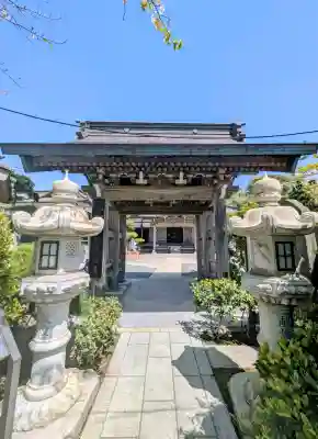 満福寺の{uncategorized: "未分類", other: "その他", undefined: "問題あり", building: "その他建物", grave: "お墓", sacred_gate: "鳥居", guardian: "狛犬", statue: "像", buddha: "仏像", history: "歴史", nature: "自然", garden: "庭園", animal: "動物", pagoda: "塔", temizu: "手水舎", mountain_gate: "山門・神門", sanctuary: "本殿・本堂", subordinate: "末社・摂社", art: "芸術", scenery: "景色", jizo: "地蔵", ema: "絵馬", goshuin: "御朱印", omikuji: "おみくじ", items: "授与品その他", amulet: "お守り", goshuincho: "御朱印帳", eats: "食事", festival: "お祭り", votive_dance: "神楽", shichigosan: "七五三参", wedding: "結婚式", experience: "体験その他", initially: "初詣", around: "周辺", anti_infection: "感染症対策"}