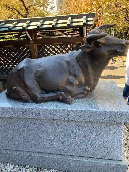 湯島天満宮の像