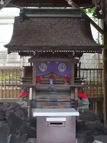 被官稲荷神社の本殿・本堂