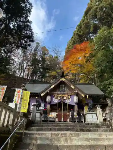 中之嶽神社の{uncategorized: "未分類", other: "その他", undefined: "問題あり", building: "その他建物", grave: "お墓", sacred_gate: "鳥居", guardian: "狛犬", statue: "像", buddha: "仏像", history: "歴史", nature: "自然", garden: "庭園", animal: "動物", pagoda: "塔", temizu: "手水舎", mountain_gate: "山門・神門", sanctuary: "本殿・本堂", subordinate: "末社・摂社", art: "芸術", scenery: "景色", jizo: "地蔵", ema: "絵馬", goshuin: "御朱印", omikuji: "おみくじ", items: "授与品その他", amulet: "お守り", goshuincho: "御朱印帳", eats: "食事", festival: "お祭り", votive_dance: "神楽", shichigosan: "七五三参", wedding: "結婚式", experience: "体験その他", initially: "初詣", around: "周辺", anti_infection: "感染症対策"}