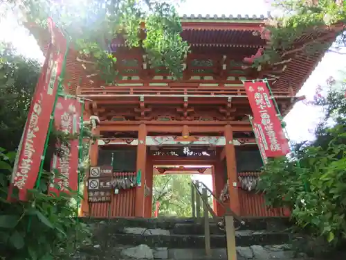 勝利寺の山門