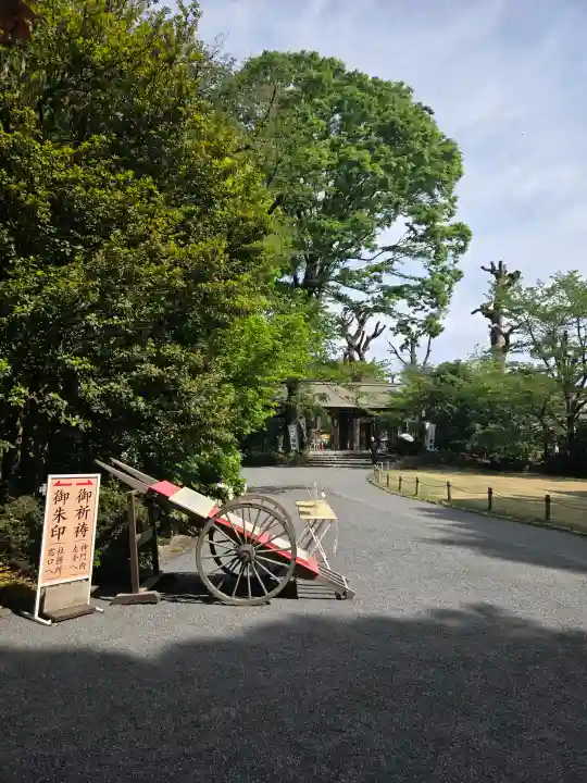 阿佐ヶ谷神明宮の{uncategorized: "未分類", other: "その他", undefined: "問題あり", building: "その他建物", grave: "お墓", sacred_gate: "鳥居", guardian: "狛犬", statue: "像", buddha: "仏像", history: "歴史", nature: "自然", garden: "庭園", animal: "動物", pagoda: "塔", temizu: "手水舎", mountain_gate: "山門・神門", sanctuary: "本殿・本堂", subordinate: "末社・摂社", art: "芸術", scenery: "景色", jizo: "地蔵", ema: "絵馬", goshuin: "御朱印", omikuji: "おみくじ", items: "授与品その他", amulet: "お守り", goshuincho: "御朱印帳", eats: "食事", festival: "お祭り", votive_dance: "神楽", shichigosan: "七五三参", wedding: "結婚式", experience: "体験その他", initially: "初詣", around: "周辺", anti_infection: "感染症対策"}