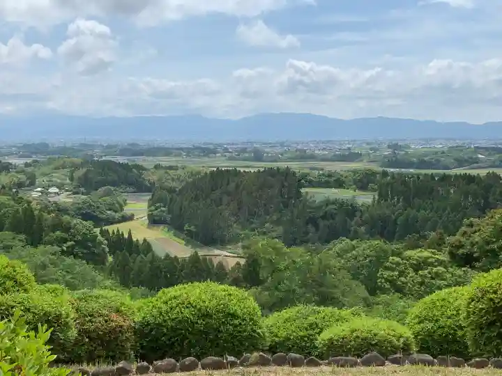 母智丘神社の{uncategorized: "未分類", other: "その他", undefined: "問題あり", building: "その他建物", grave: "お墓", sacred_gate: "鳥居", guardian: "狛犬", statue: "像", buddha: "仏像", history: "歴史", nature: "自然", garden: "庭園", animal: "動物", pagoda: "塔", temizu: "手水舎", mountain_gate: "山門・神門", sanctuary: "本殿・本堂", subordinate: "末社・摂社", art: "芸術", scenery: "景色", jizo: "地蔵", ema: "絵馬", goshuin: "御朱印", omikuji: "おみくじ", items: "授与品その他", amulet: "お守り", goshuincho: "御朱印帳", eats: "食事", festival: "お祭り", votive_dance: "神楽", shichigosan: "七五三参", wedding: "結婚式", experience: "体験その他", initially: "初詣", around: "周辺", anti_infection: "感染症対策"}