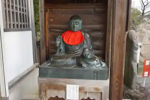 月照寺の像