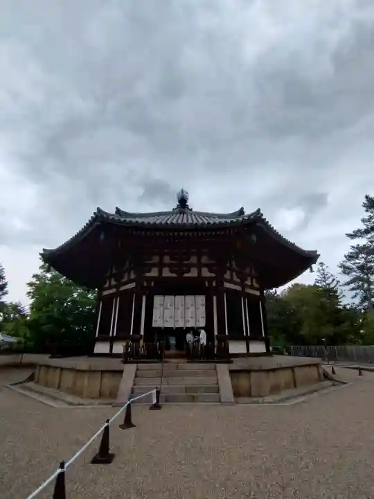 興福寺 北円堂の{uncategorized: "未分類", other: "その他", undefined: "問題あり", building: "その他建物", grave: "お墓", sacred_gate: "鳥居", guardian: "狛犬", statue: "像", buddha: "仏像", history: "歴史", nature: "自然", garden: "庭園", animal: "動物", pagoda: "塔", temizu: "手水舎", mountain_gate: "山門・神門", sanctuary: "本殿・本堂", subordinate: "末社・摂社", art: "芸術", scenery: "景色", jizo: "地蔵", ema: "絵馬", goshuin: "御朱印", omikuji: "おみくじ", items: "授与品その他", amulet: "お守り", goshuincho: "御朱印帳", eats: "食事", festival: "お祭り", votive_dance: "神楽", shichigosan: "七五三参", wedding: "結婚式", experience: "体験その他", initially: "初詣", around: "周辺", anti_infection: "感染症対策"}