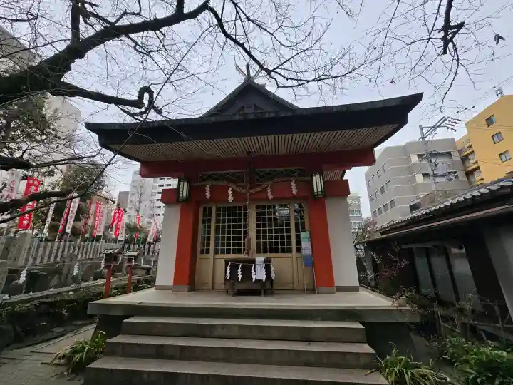 産湯稲荷神社の{uncategorized: "未分類", other: "その他", undefined: "問題あり", building: "その他建物", grave: "お墓", sacred_gate: "鳥居", guardian: "狛犬", statue: "像", buddha: "仏像", history: "歴史", nature: "自然", garden: "庭園", animal: "動物", pagoda: "塔", temizu: "手水舎", mountain_gate: "山門・神門", sanctuary: "本殿・本堂", subordinate: "末社・摂社", art: "芸術", scenery: "景色", jizo: "地蔵", ema: "絵馬", goshuin: "御朱印", omikuji: "おみくじ", items: "授与品その他", amulet: "お守り", goshuincho: "御朱印帳", eats: "食事", festival: "お祭り", votive_dance: "神楽", shichigosan: "七五三参", wedding: "結婚式", experience: "体験その他", initially: "初詣", around: "周辺", anti_infection: "感染症対策"}