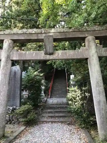 諏訪神社の鳥居